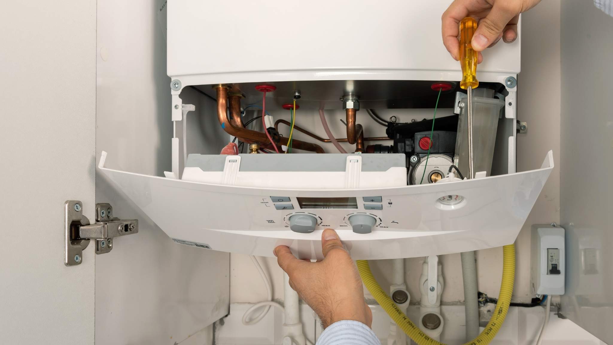 ویژگی ها که تهران سرویس یار